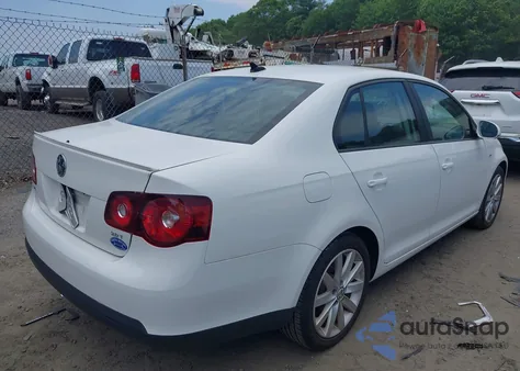 2010 Volkswagen Jetta Wolfsburg Edition из США, поврежденный, VIN 3VWRJ7AJ1AM152563